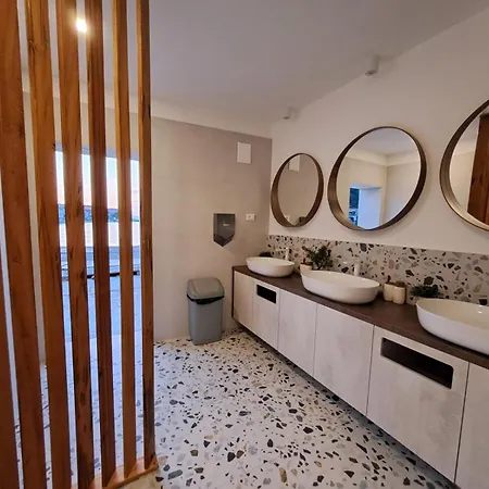 Augusta Gostinjska kuća 4*