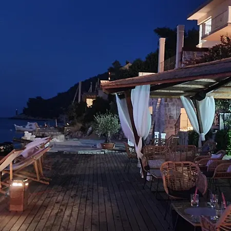 Augusta Gostinjska kuća 4*